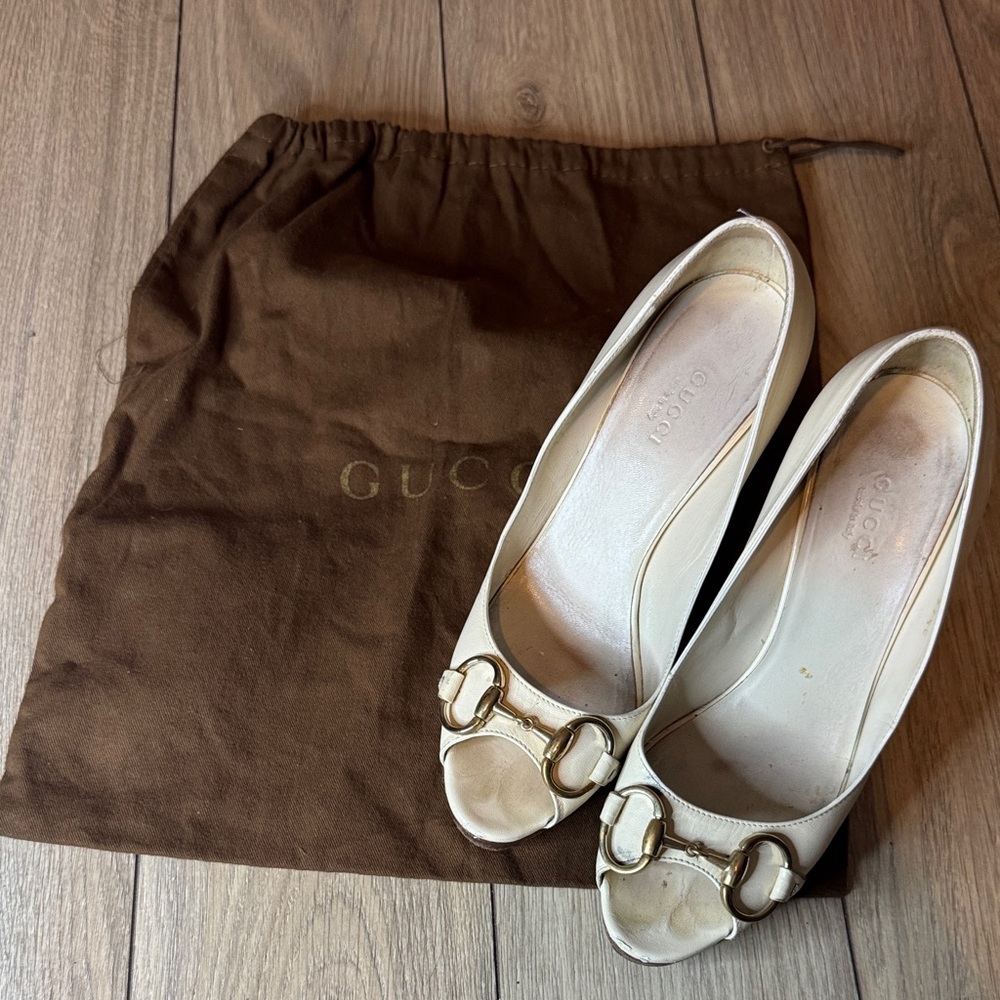Gucci Cream Pumps